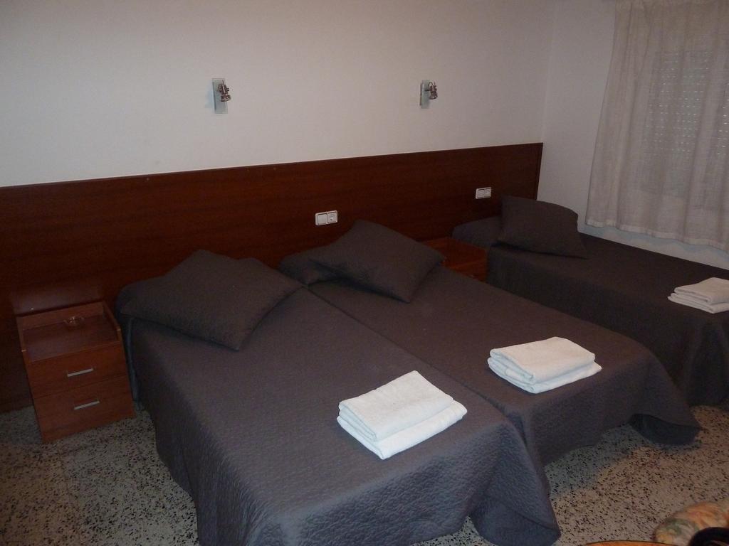 Restaurant Fonda Giralt Hotel Amer Quarto foto